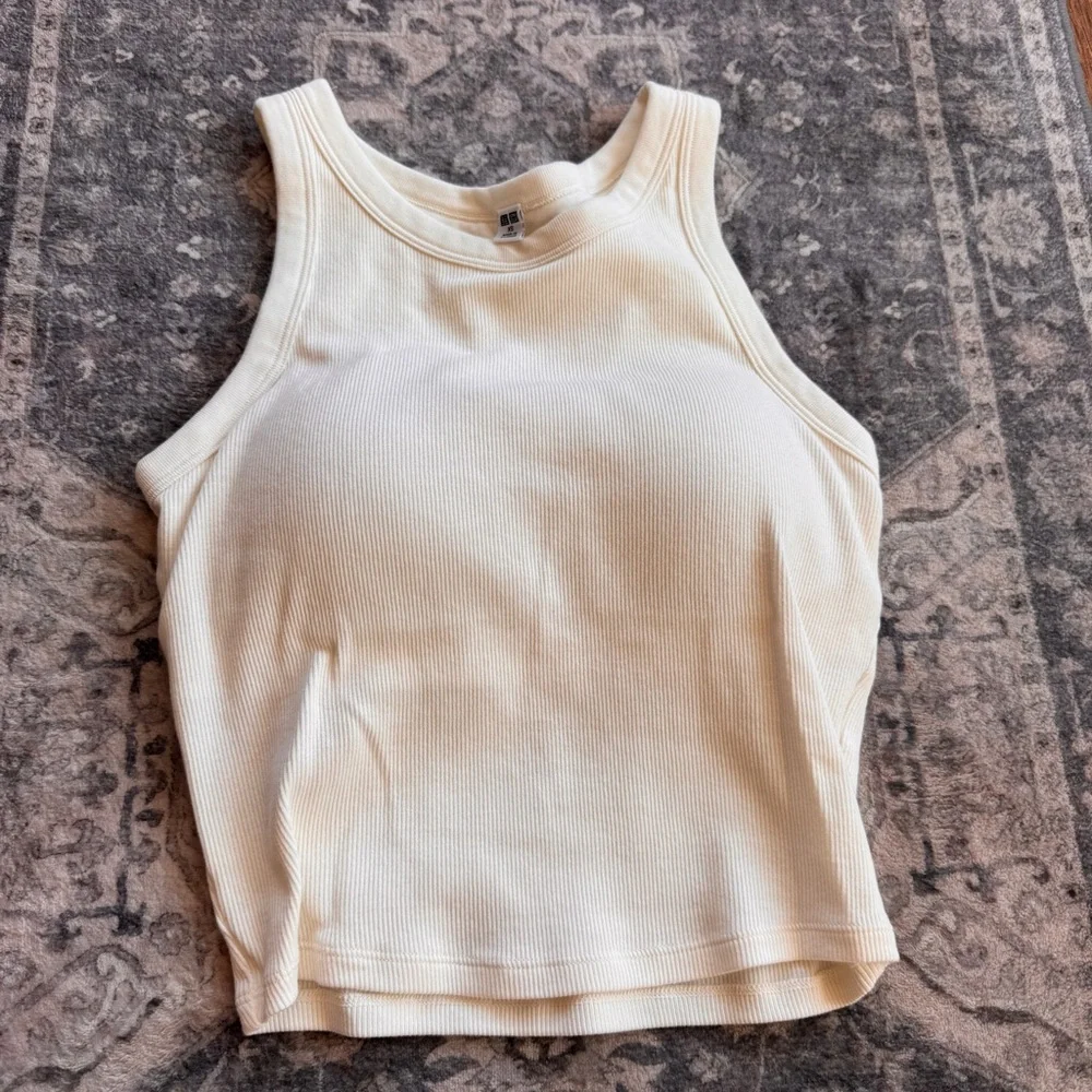 Uniqlo Bratop XS White NWOT - Picture 1 of 3
